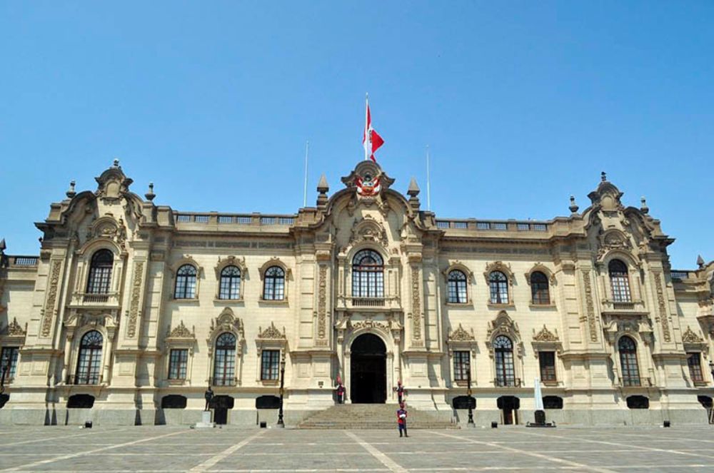 Respecto a nuestros vecinos del norte, plantea que "sobre la base de los tratados, tuvimos que habernos esforzado por tener la mejor relación posible, primero con el Perú y después con Bolivia".