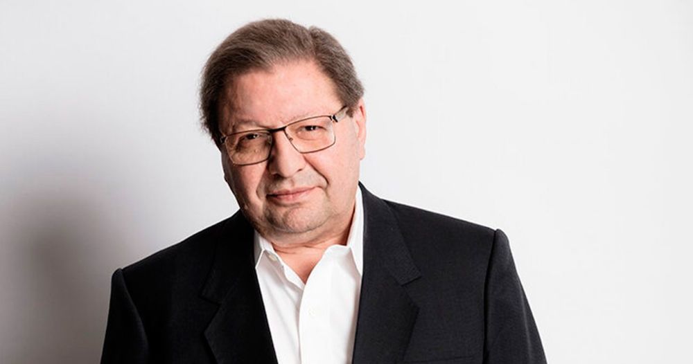 El periodista Ascanio Cavallo, egresado de nuestra institución, recibió el 27 de agosto pasado el Premio Nacional de Periodismo 2021.