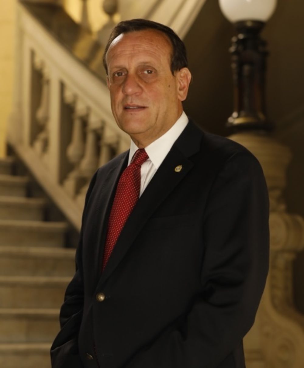 También participará el rector de la Universidad Católica, Ignacio Sánchez.