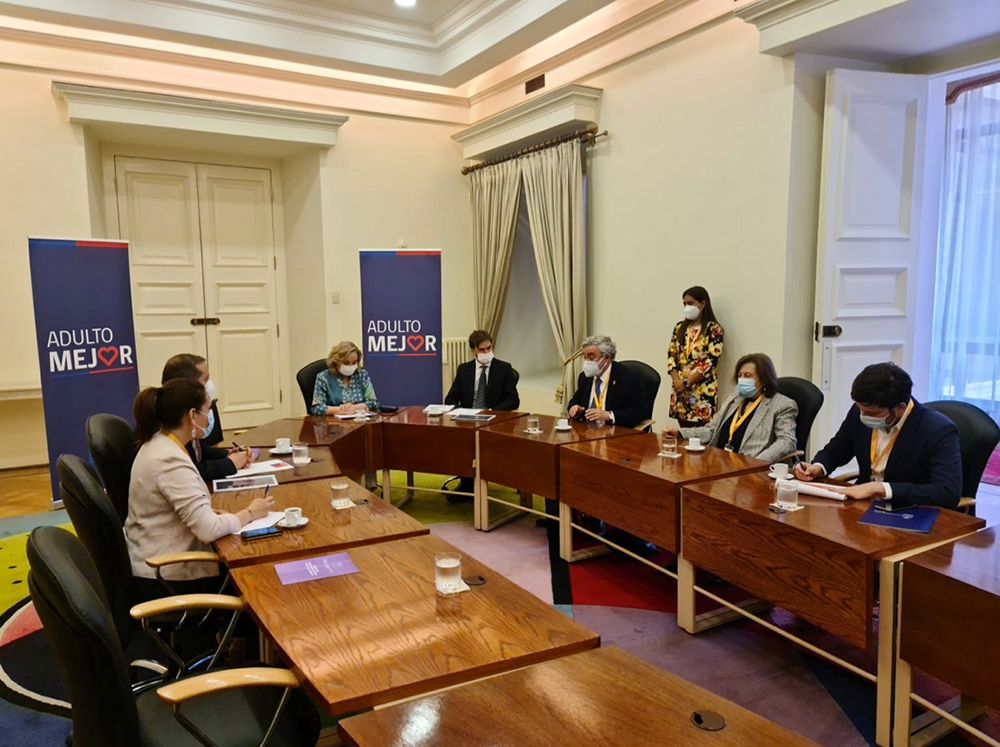 Uno de los temas abordados en esta instancia, que contó con la participación del director nacional de Senama, Octavio Vergara, fue el proyecto transdisciplinario de la U. de Chile en el Parque Carén.