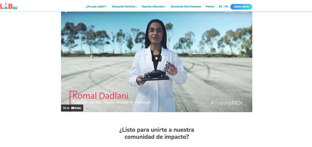 Komal es una destacada ex alumna que hoy día dice estar feliz de sumarse a la nueva Comunidad Alumni de la Universidad de Chile. 