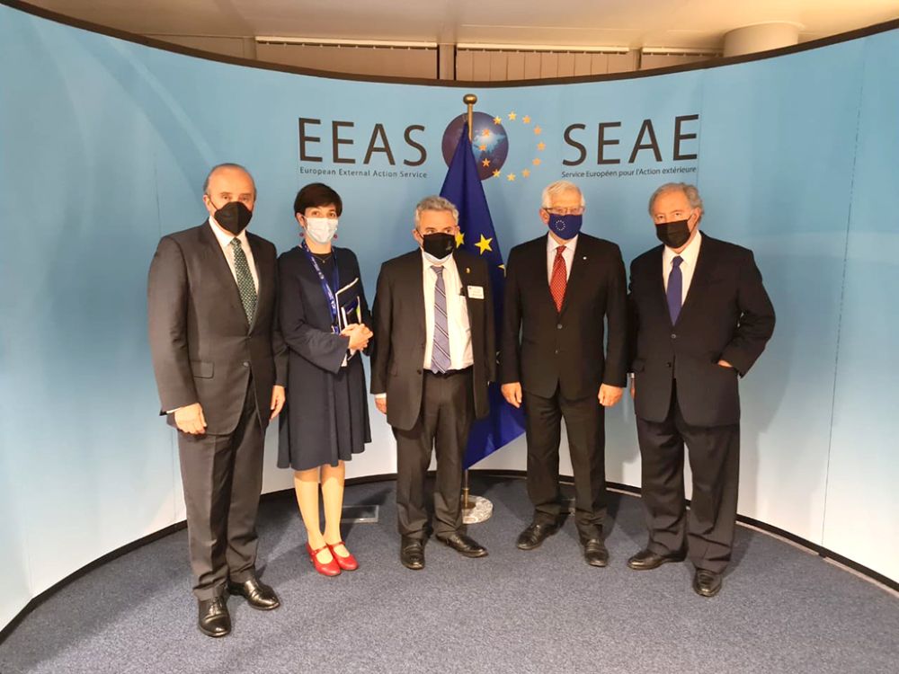 En el encuentro estuvo el embajador de Chile ante la UE, Patricio Torres; Leila Fernández-Stembridge y el vicepresidente de la Comisión Europea, Josep Borrell.