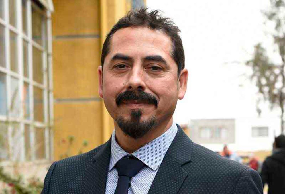 "La sexualidad no es algo que se eduque en Chile porque existen sectores conservadores que se oponen", señala el profesor Johnny Acevedo.