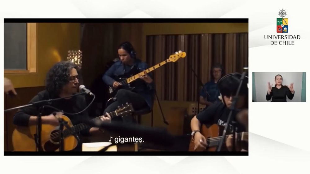 El músico Adolfo Fito Fernández, presentó el trabajo que han realizado junto a la banda Cluster y Manuel García. 