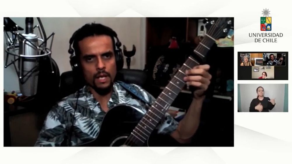 Cerro la actividad la presentación de Luis Vera, coordinador de la Unidad de Apoyo a la Diversidad Funcional, quien interpretó la canción "Pajarillo de la Expansión".