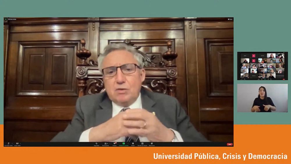 El rector de la Universidad de Chile, Ennio Vivaldi.