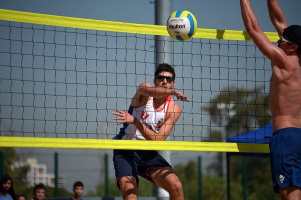 Deporte para todos, deporte curricular, deporte de competencias internas y deporte de representación, forman parte de la oferta. 