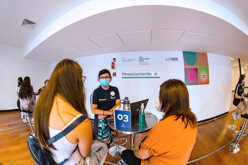 Nuevamente la Plataforma Cultural del Campus JGM recibirá a la comunidad como un espacio de apoyo presencial al proceso de matrícula.