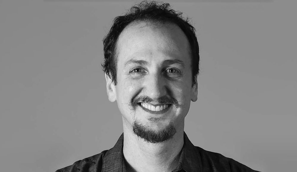 Académico del Instituto de la Comunicación e Imagen y propulsor de "Memorias Antárticas", Víctor Fajnzylber.