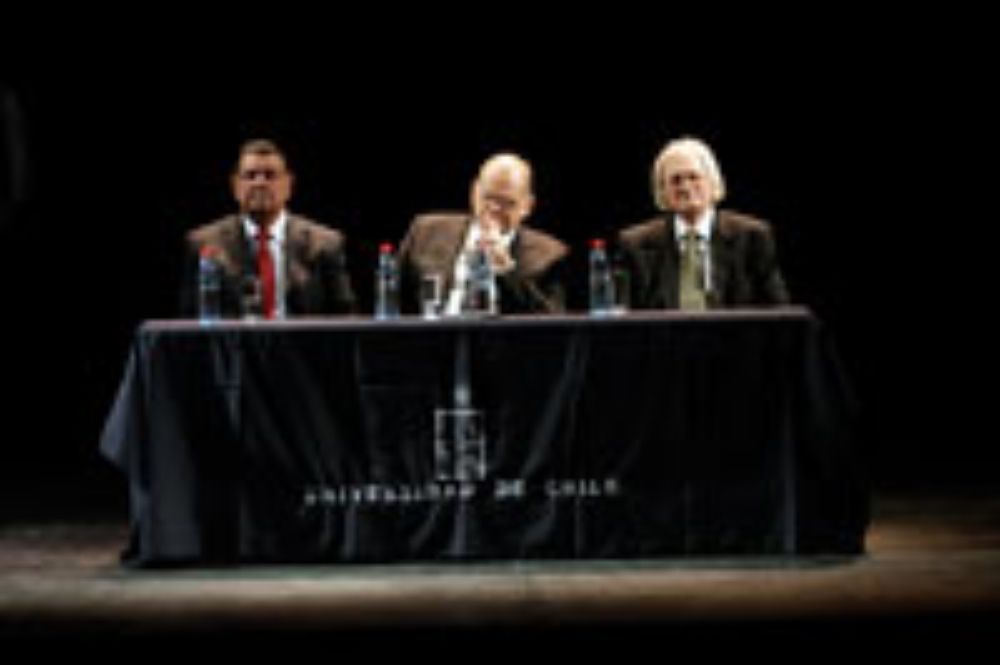 La alianza establecida entre la I. Municipalidad de Pto. Montt y la U. de Chile a través del festival de teatro es un proyecto que busca encantar a la comunidad nacional.