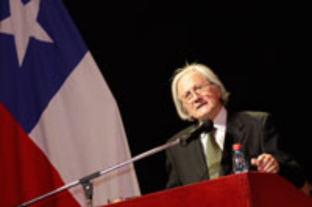 "El Teatro universitario nació en esta Casa de Estudios y el 'Varas' está identificado con él", dijo el Vicerrector de Extensión Francisco Brugnoli.