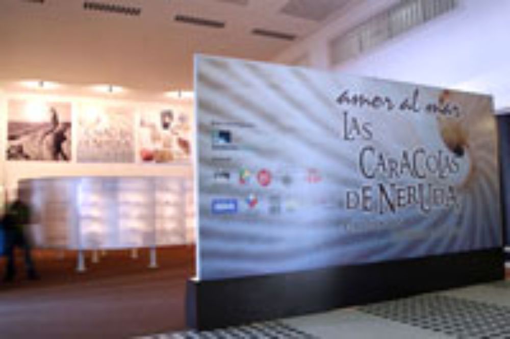  El público también podrá contemplar los textos más representantitos de la donación de 4.961 libros y 263 revistas que el poeta hizo a la Universidad de Chile en 1954.