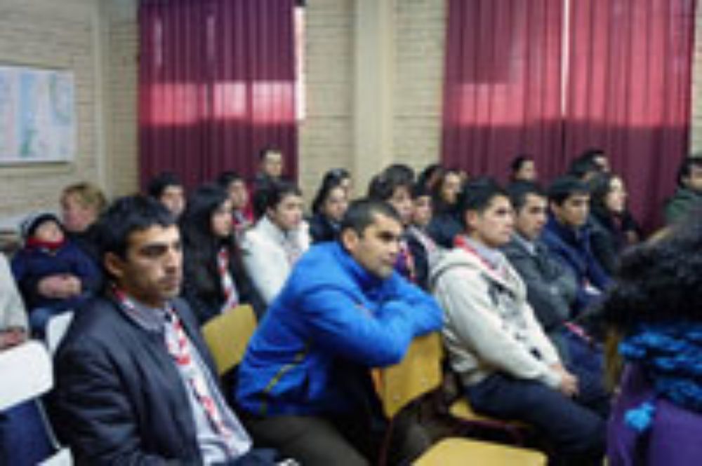 El público -que convocó especialmente a jóvenes y niños scouts de la comuna-, pudo disfrutar de un espectáculo artístico preparado por estudiantes de danza, actuación y música.