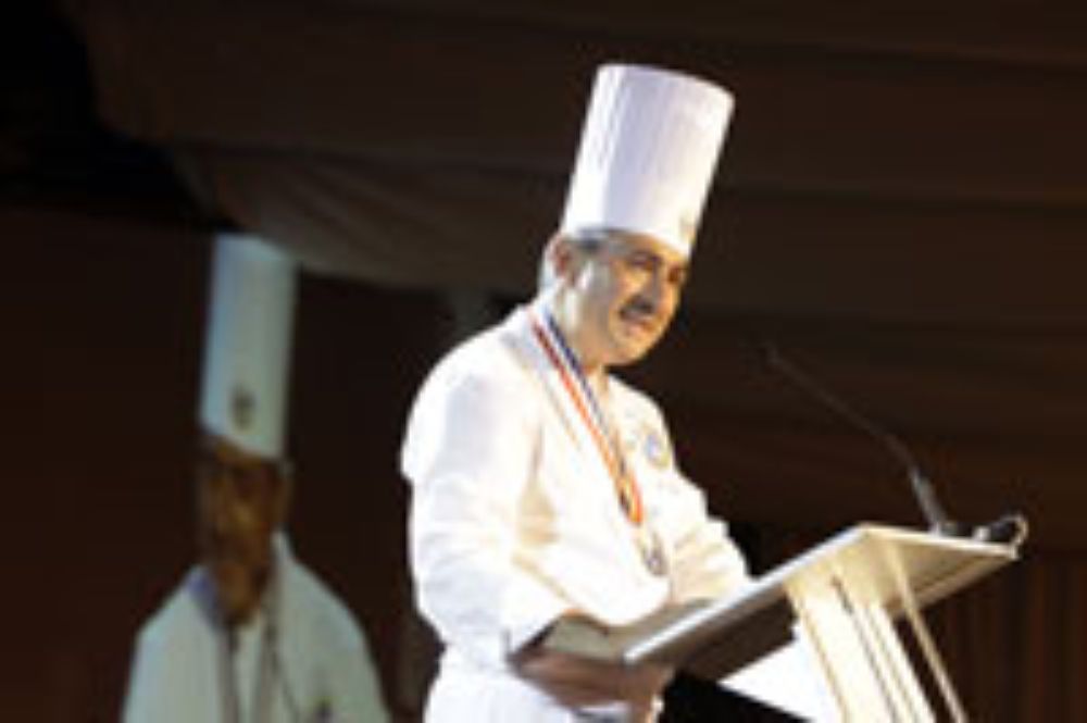 "Ella es muy importante dentro de nuestra comunidad y necesitábamos reconocérselo. Como cocineros hemos sentido que nos ha ayudado y motivado para seguir estudiando", dijo Guillermo Rodríguez.