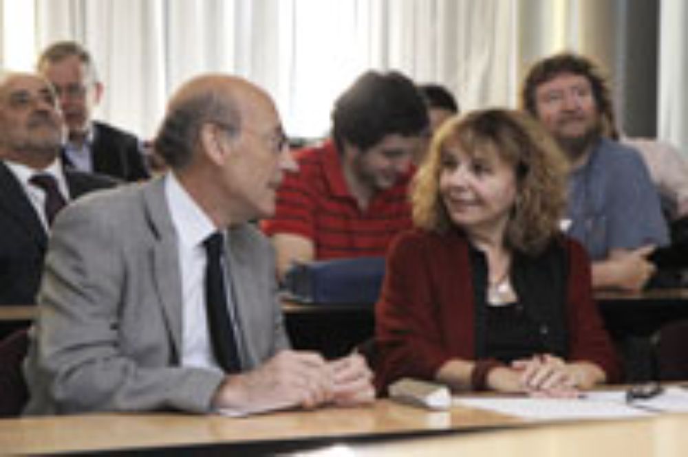 El Decano de la FCFM, Francisco Brieva, y la Vicerrectora Sonia Montecino destacaron las capacidades investigativas que tiene la U. de Chile.