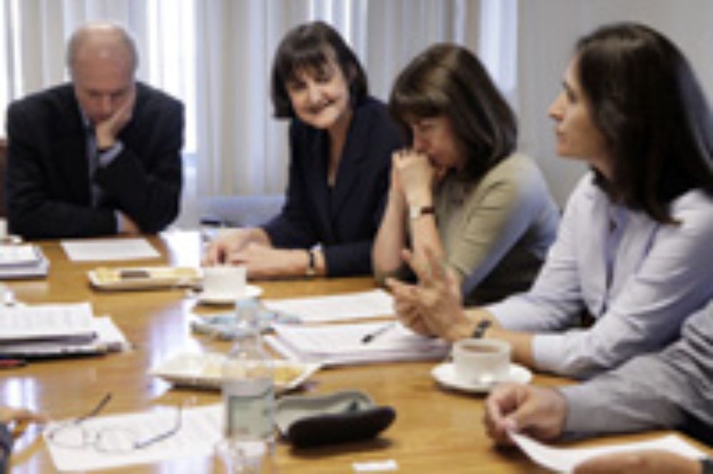 Cristián Cox, Rosa Devés, Alejandra Mizala y Carmen Sotomayor