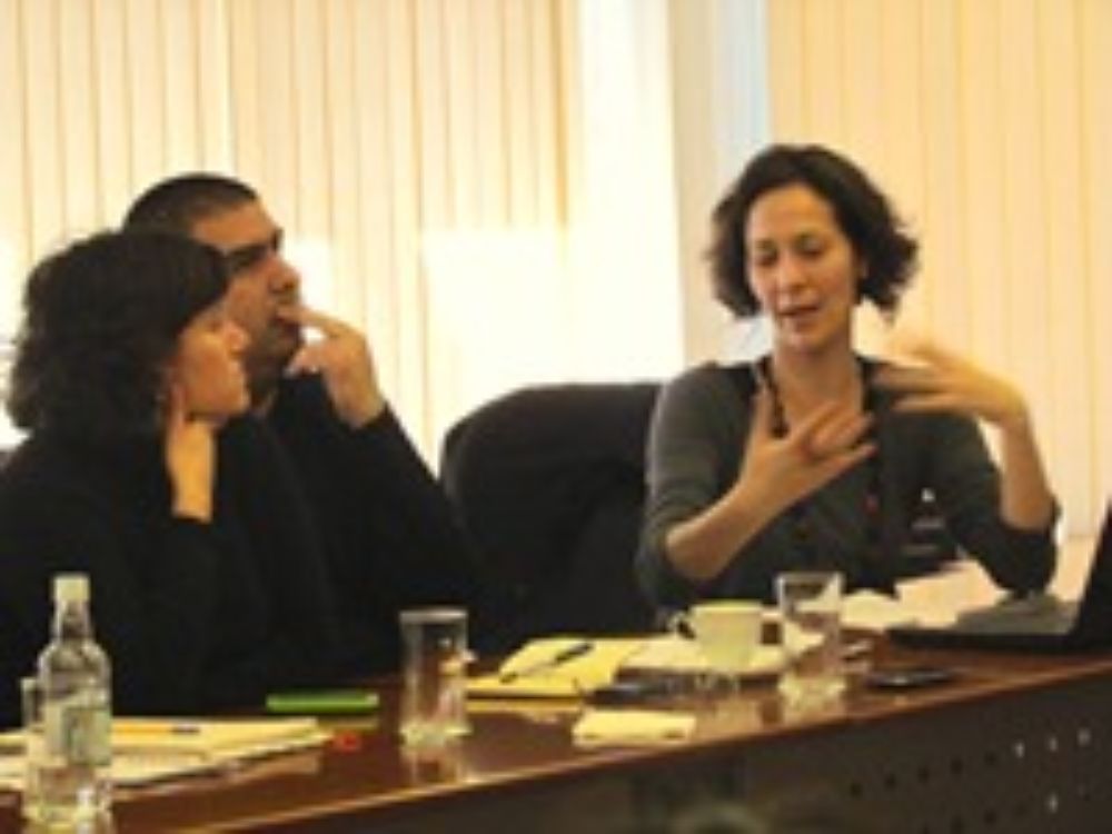 Los académicos Paola Jirón, Mario Marchant y Fernanda Martin, de la  carrera de Arquitectura.