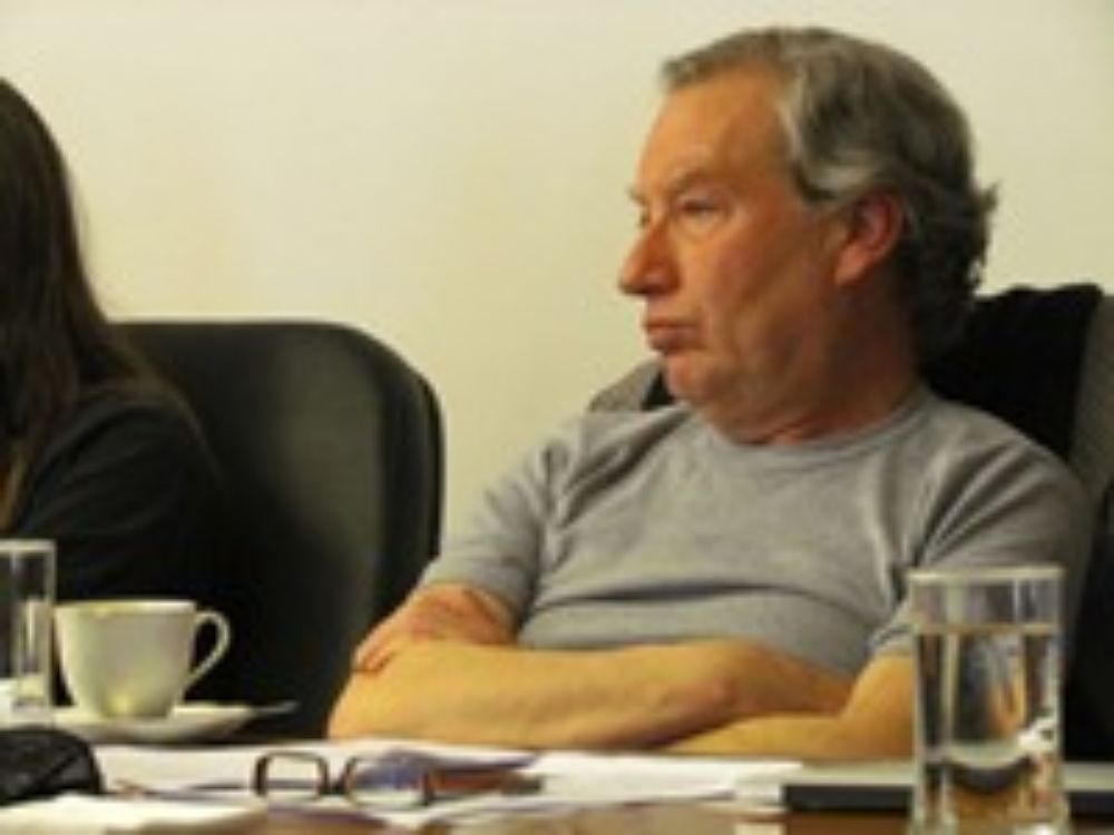 El académico de Artes Visuales, Enrique Matthey.