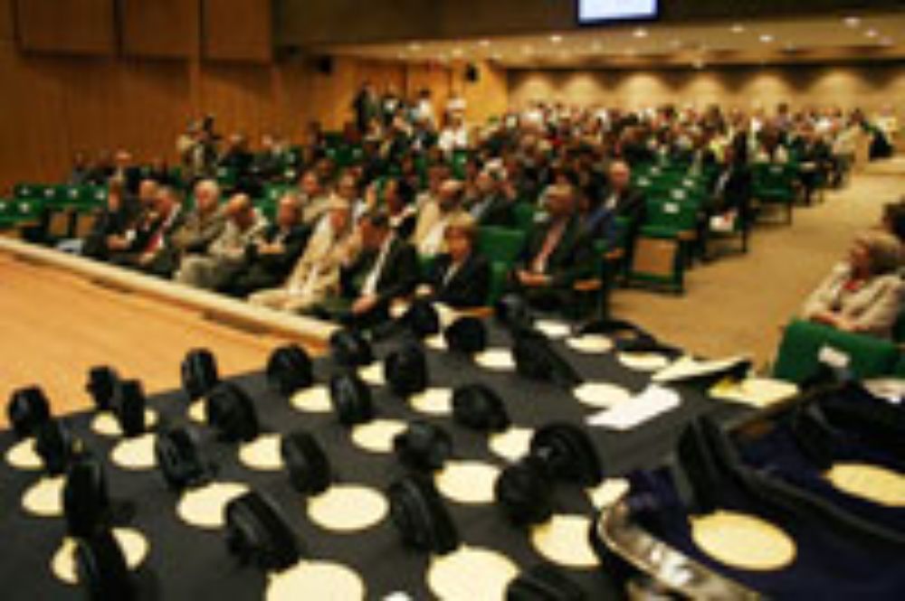  El acto se realizó en el Aula Magna de la Facultad de Economía y Negocios.