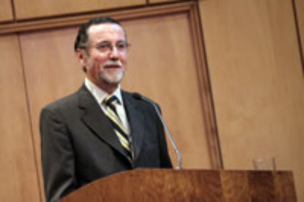  El Rector extendió sus agradecimientos a las familias de los homenajeados