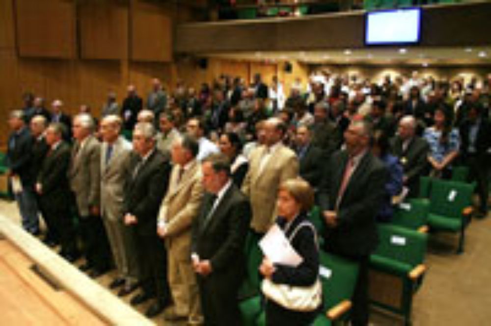  Al acto asistieron colegas, amigos y familiares de los funcionarios.