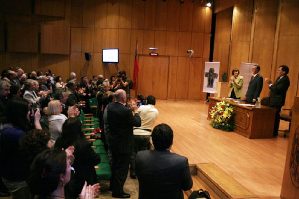 "Ningún país puede desarrollarse armoniosamente sin un sistema potente de universidades públicas", aseguró el Rector