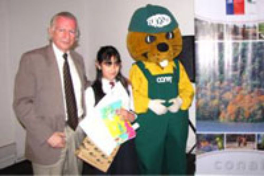 Guillermo Julio, Prof. de la FCFCN y responsable del Laboratorio de Incendios Forestales de dicha institución, participa como jurado del concurso "Vivamos sin Incendios Forestales".