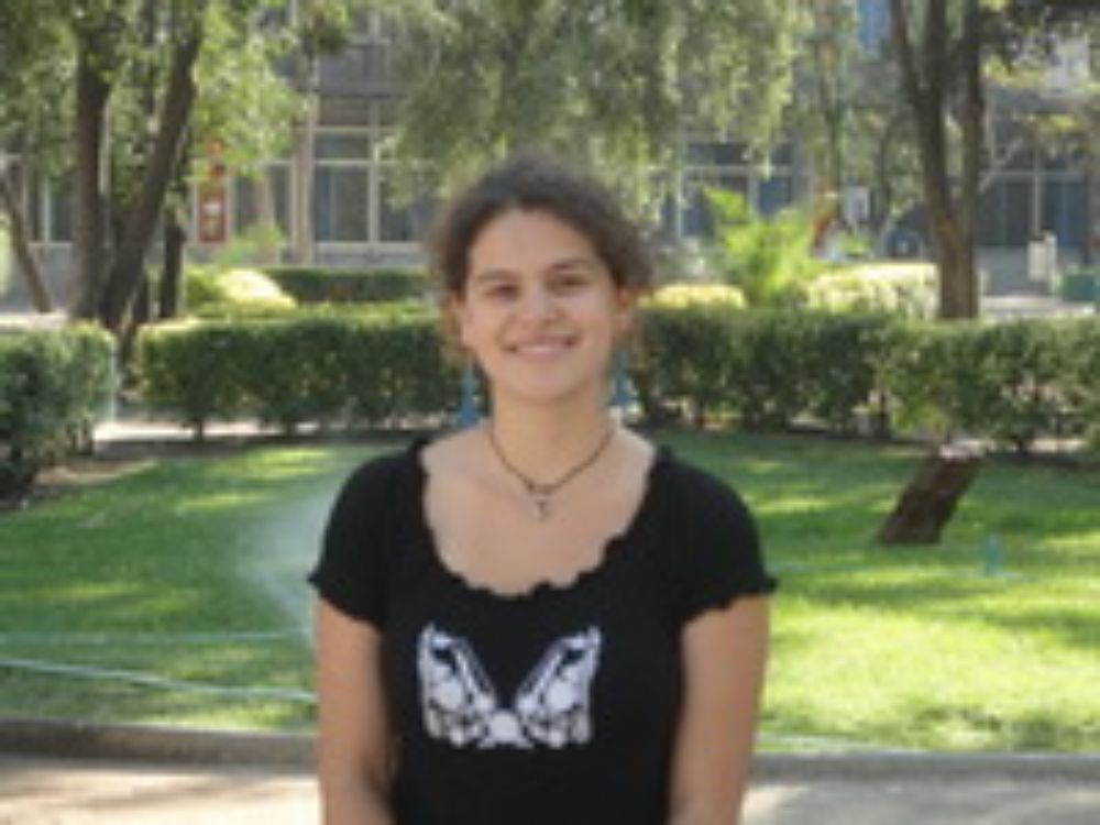 Anakenna está a pocos días de defender su tesis de pregrado para convertirse en Química