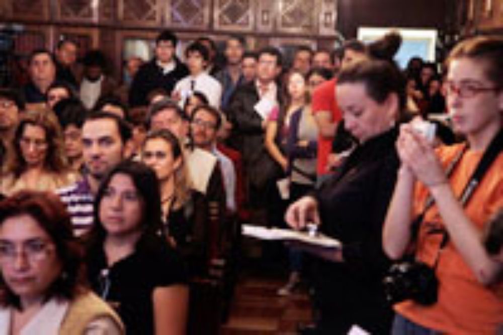 La charla fue organizada por el Área de Conservación y Patrimonio Archivo Central Andrés Bello.