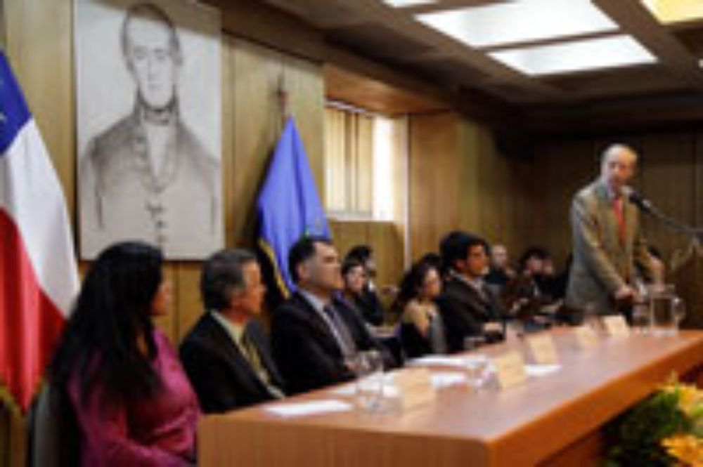 El Prof. Carlos Huneeus, Director Ejecutivo del Centro de Estudios de Realidad Contemporánea  realizó la charla magistral "Modernización económica, autoritarismo y redemocratización".