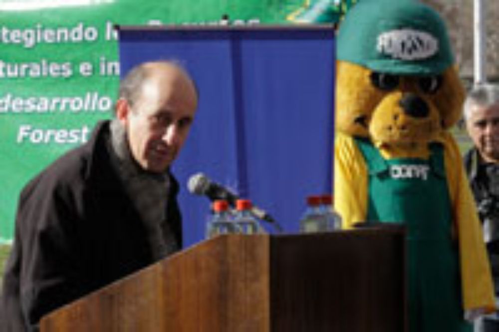 El Prof. Pablo Oyarzun subrayó que este convenio representa "el esfuerzo que se está haciendo por mejorar la calidad de vida de todos los habitantes de este Campus".