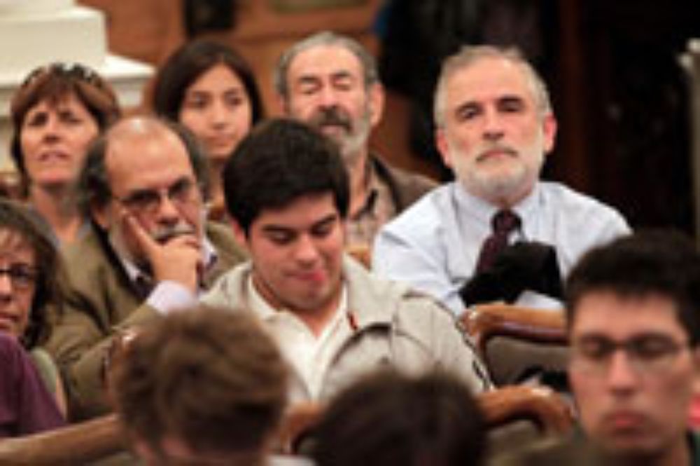 Los Diputados Carlos Montes y Alejandra Sepúlveda participaron del acto de cambio de mando.