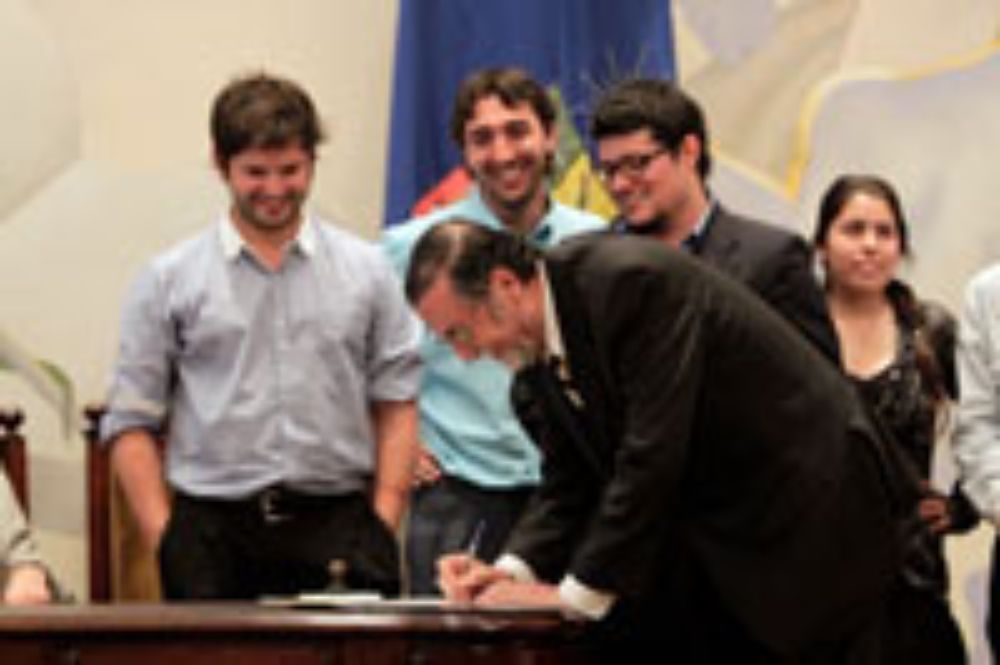 El Rector expresó que llegó el momento de hacer planteamientos concretos y exigir definiciones a las y los candidatos de las elecciones parlamentarias y presidenciales de 2013.