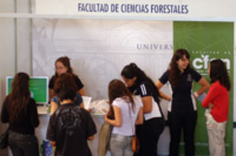 En la Casa Central los postulantes dispondrán de stands de información atendidos por estudiantes de la propia Universidad y académicos.