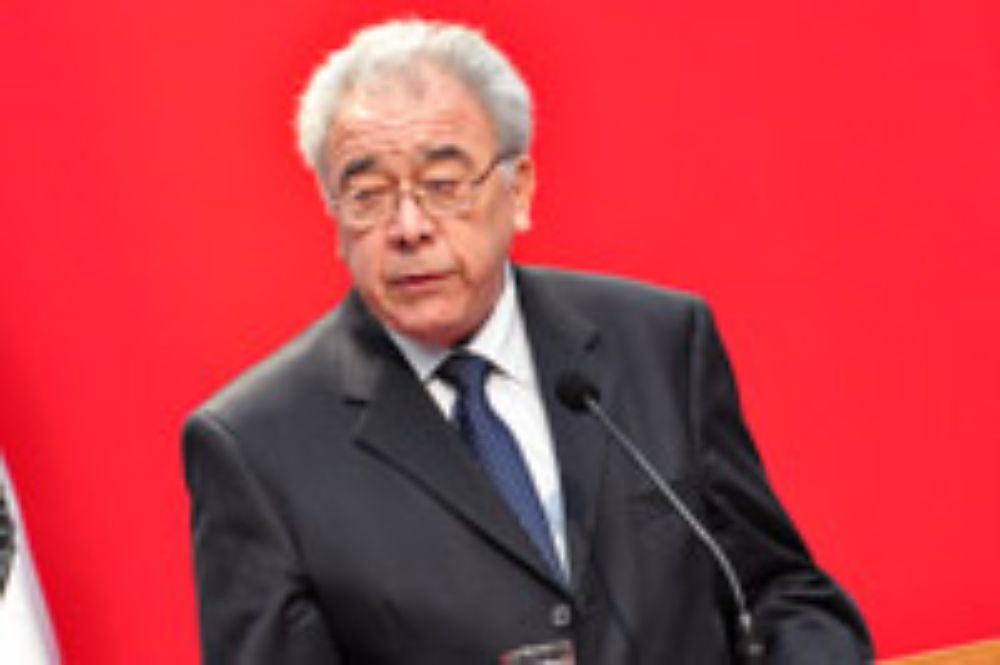  El Prof. Bernabé Santelices, académico y egresado de la Pontificia Universidad Católica de Chile.