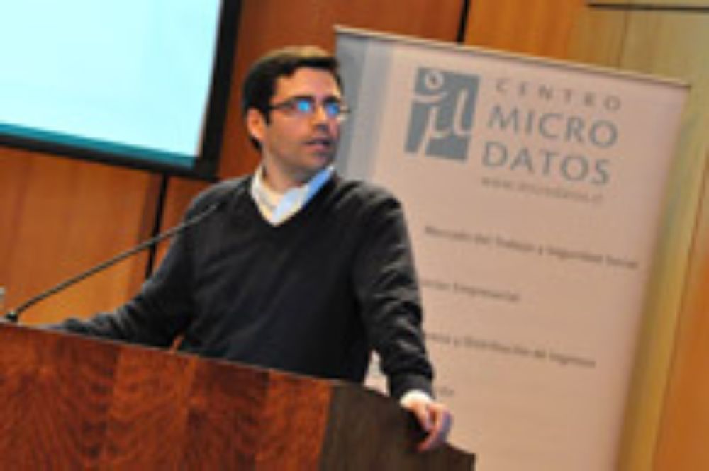 Profesor Sergio Urzúa del Centro de Microdatos