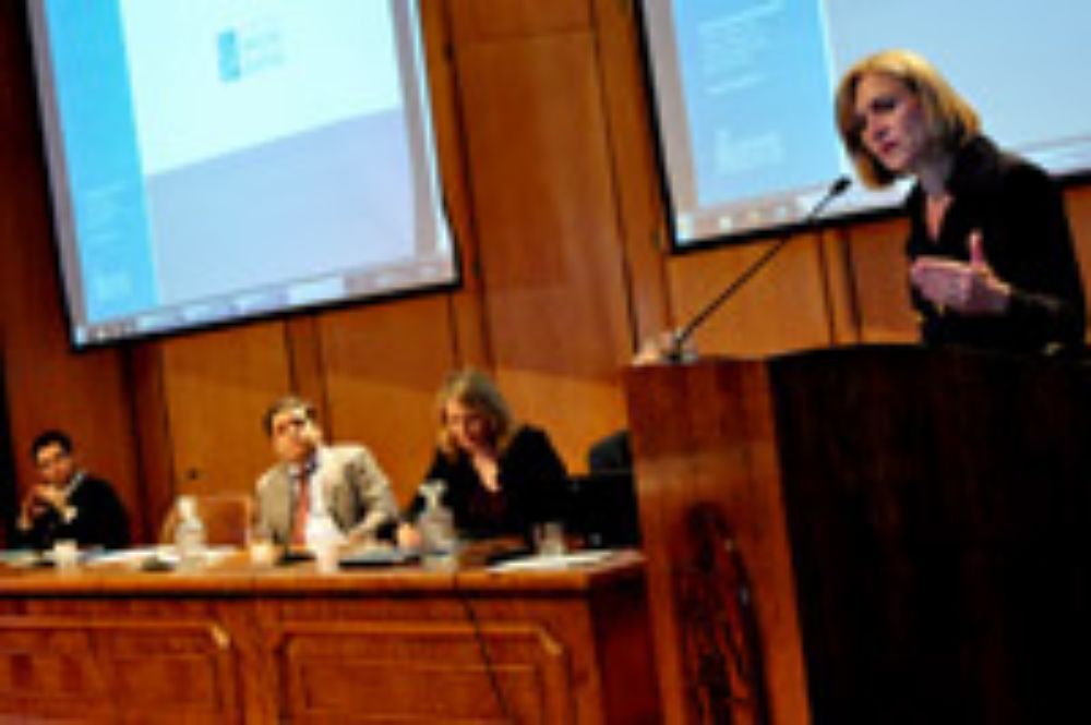 La ministra Evelyn Matthei destacó el trabajo de recolección de datos del CMD