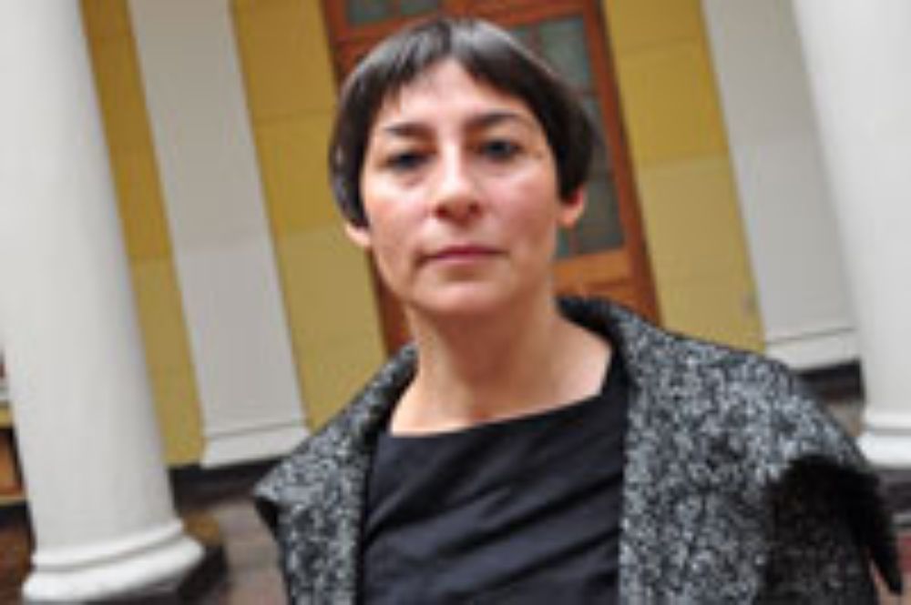 La Directora del Archivo Central Andrés Bello, Alejandra Araya.