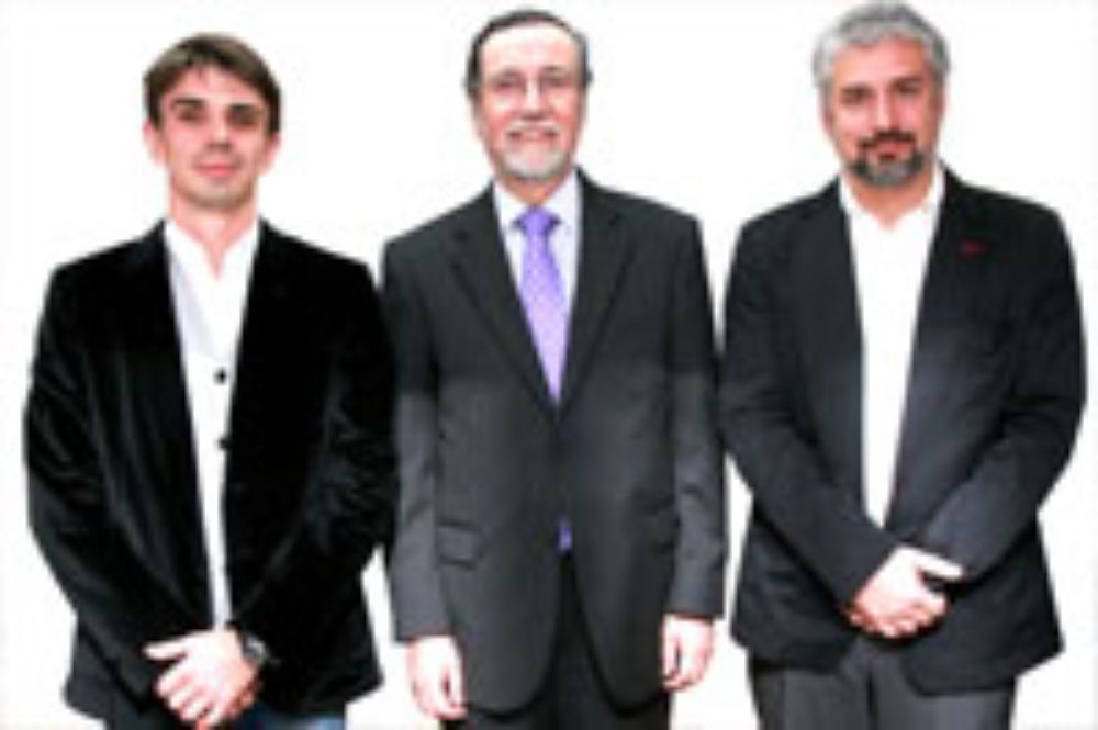 El coreógrafo francés fue elegido para el cargo por el Director del CEAC, Ernesto Ottone, decisión que fue ratificada por el Rector Víctor Pérez Vera.