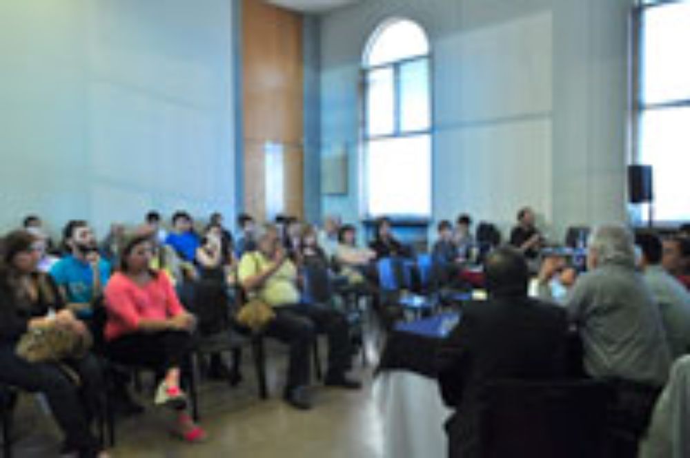 "La memoria de las cenizas: de libros y editoriales quemados y censurados en dictadura", fue el nombre del panel de conversación organizado por el Observatorio del Libro y la Lectura en FILSA.