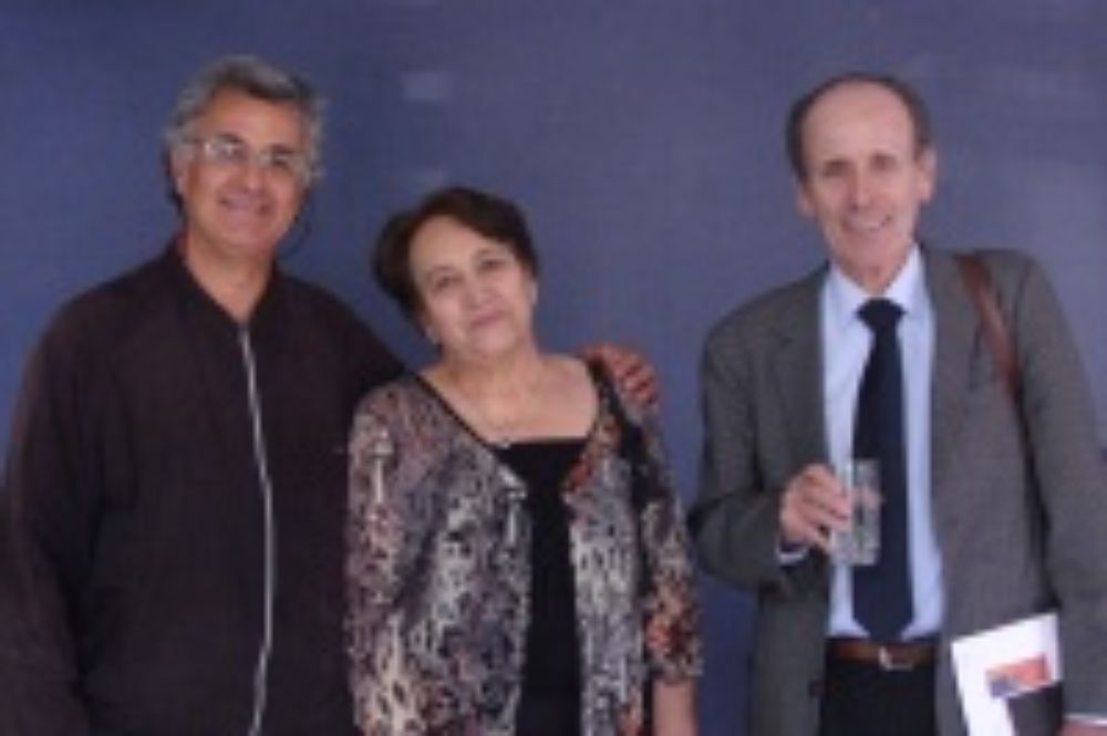 Director del DMUS Fernando Carrasco, Decana de la Facultad de Artes Clara Cárdenas y Director de la Revista Musical Chilena Luis Merino.