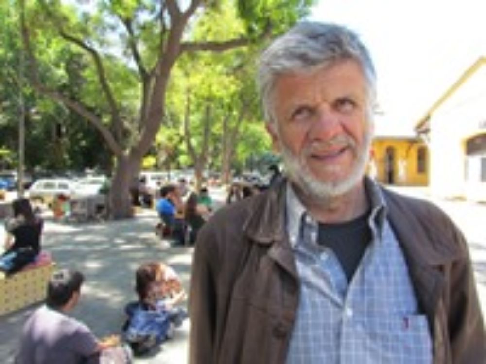 Uno de los principales desafíos de la autoevaluación, sostiene el Prof. Holzapfel, es la autocomplacencia. Es por ello que es positivo la incorporación de evaluadores externos a las comisiones.