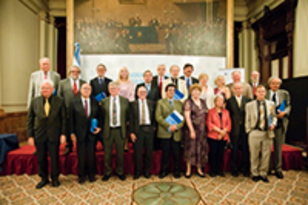 El Dr. Kiwi es Premio Nacional de Ciencias Exactas 2007. 