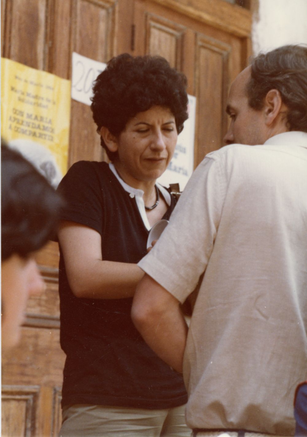 La segunda mesa “Eliana Jara, pionera en los estudios sobre cine silente latinoaméricano” pondrá en valor la figura de la investigadora, primera en escribir un libro sobre cine mudo en Chile. Participarán: la crítica de cine y editora de la revista Primer Plano, María Eugenia Meza; el periodista, escritor e investigador del cine, Hans Stange y el cineasta co-fundador de la Cineteca Nacional, Juan José Ulriksen. 