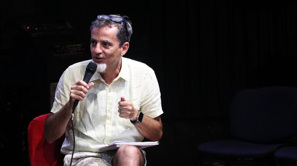 Para el Senador Universitario Nicolás Guiliani “el modelo de energía renovable mantiene el sistema de extractivismo y consumo”.