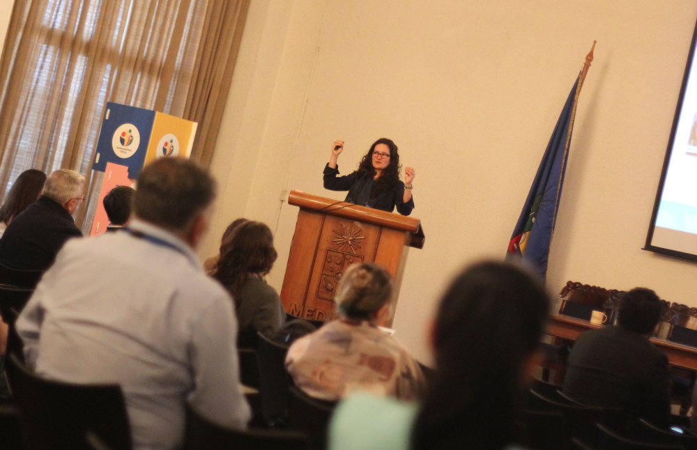 El Encuentro contó con la participación de destacadas y destacados exponentes internacionales. Entre ellos, Tatiana Ometto, gerente de bioseguridad del Centro Nacional de Pesquisa em Energia e Materiais de Brasil, quien expuso sobre los alcances y proyecciones de ORION.