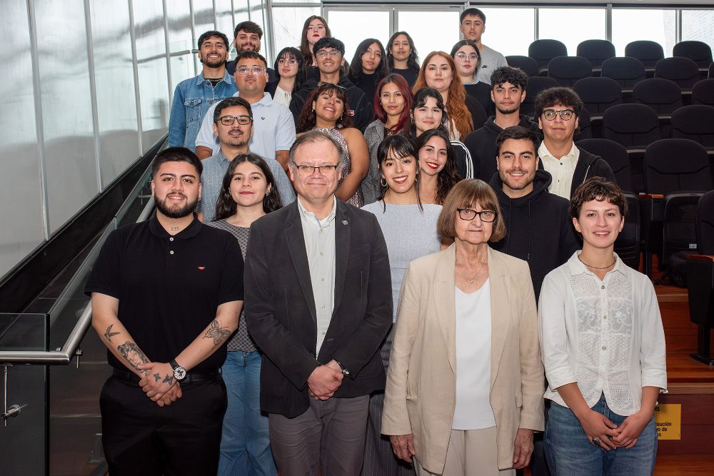 La actividad reunión a representantes de la Universidad de Chile, Universidad de Santiago de Chile, Universidad de Valparaíso, Universidad de Playa Ancha, Universidad de Talca, Universidad de Tarapacá (sede Arica) y Universidad de Antofagasta.