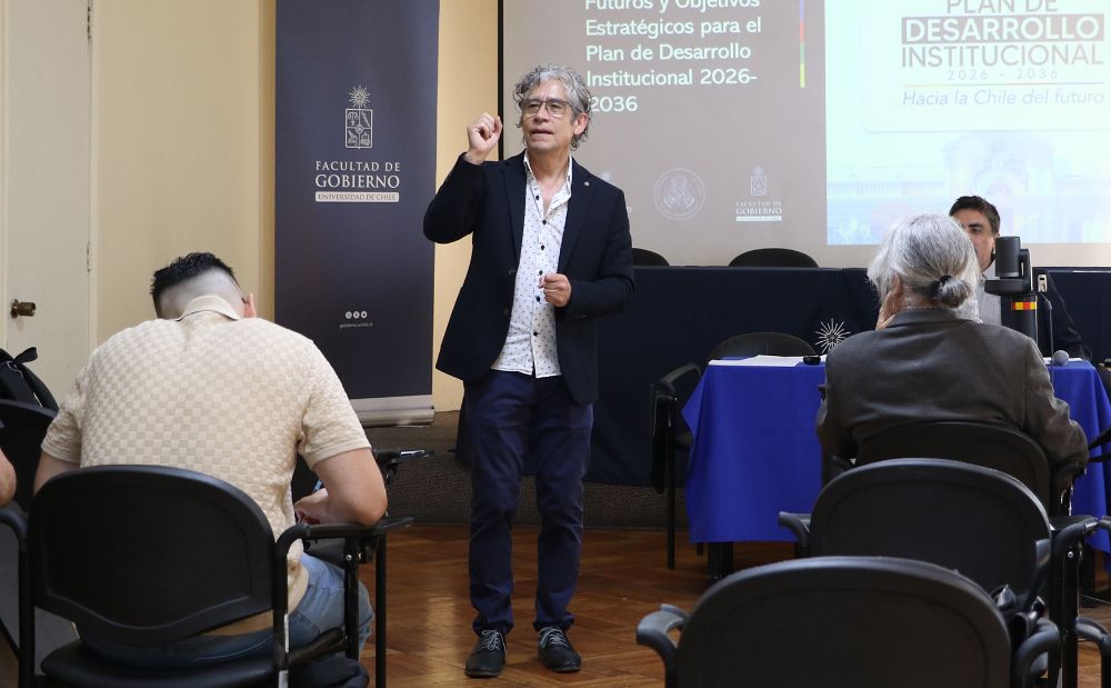 “El taller tiene una modalidad muy dinámica e invita a la reflexión colectiva. Espero que exista la mayor participación posible de toda la comunidad”, señaló Gonzalo Rojas, presidente de la Comisión de Desarrollo Institucional.