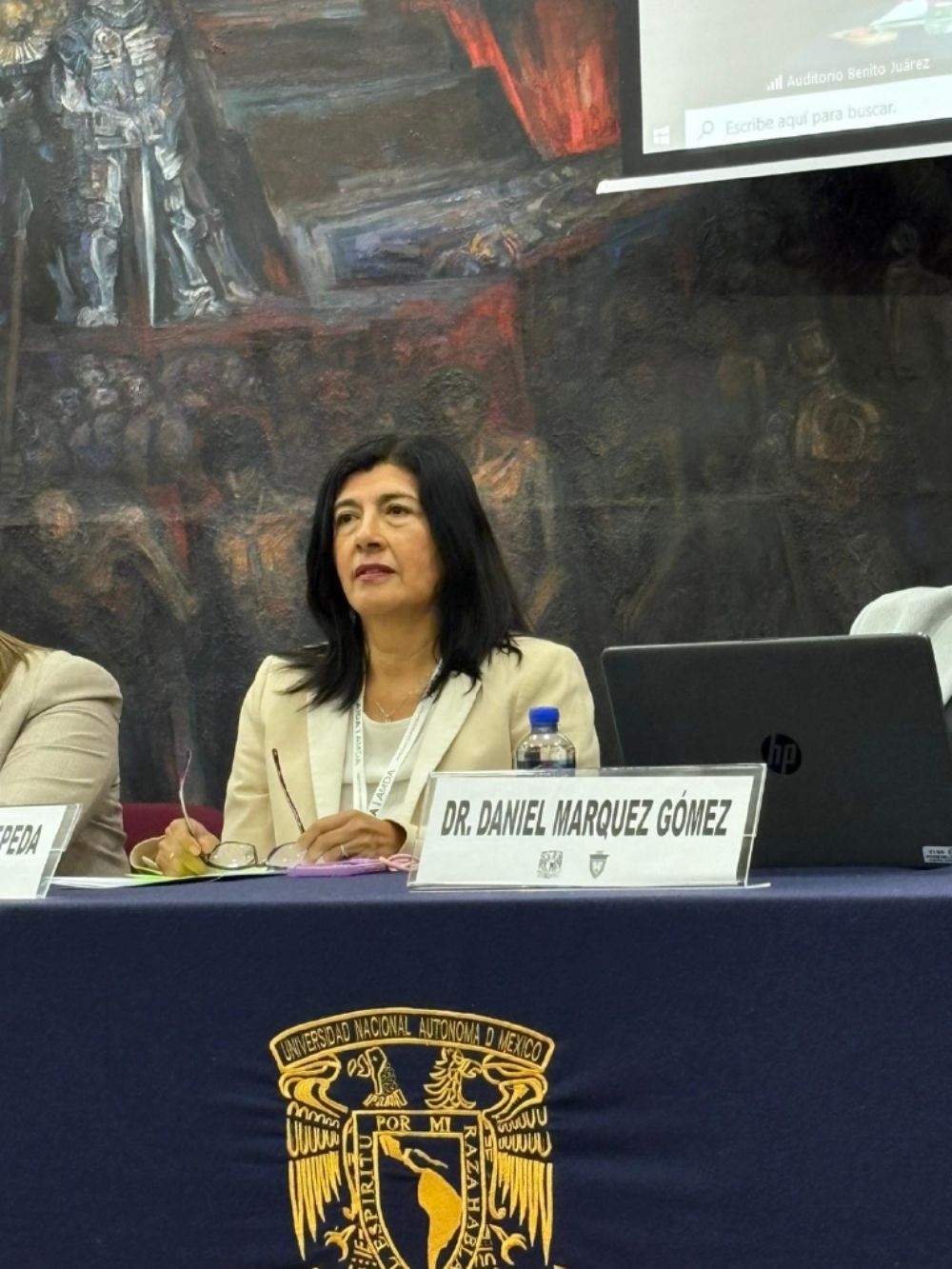 La profesora Camacho explicó que “el compliance en el ámbito de las compras públicas chilenas puede constituirse en una valiosa herramienta para fortalecer el principio de buena administración, entendido como un estándar de actuación estatal basado en la legalidad, la transparencia, la eficiencia y la rendición de cuentas, reduciendo riesgos de corrupción y mejorando la confianza ciudadana en la gestión estatal”.