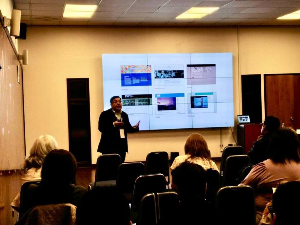 Alejandro Morales Vargas, jefe de Medios Digitales, presentó “Evaluación de la calidad web en revistas científicas”.